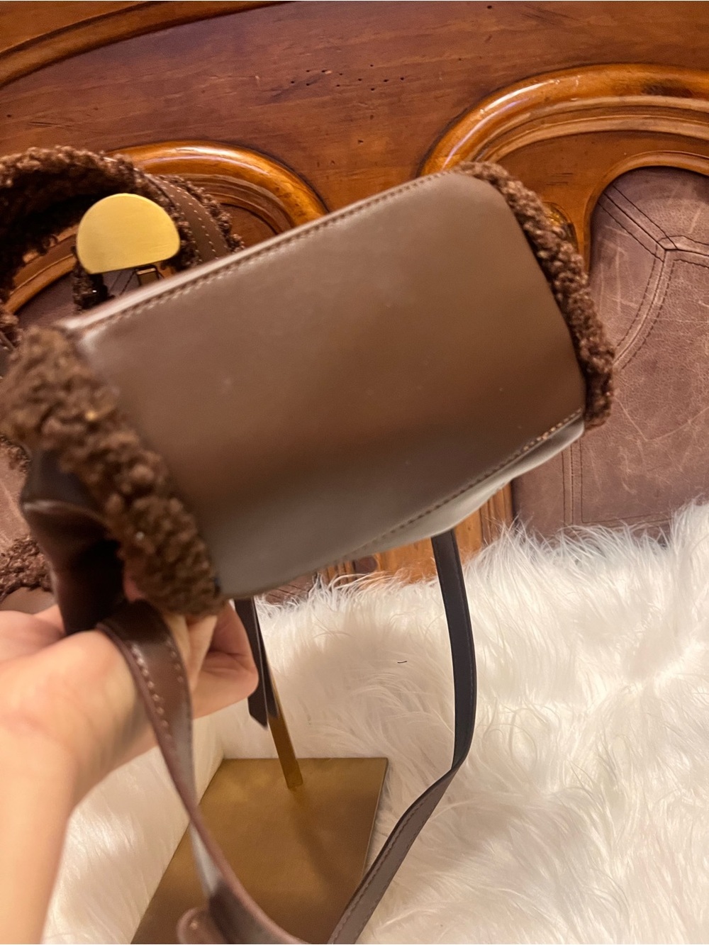 Aspen NWOT brown Sherpa Crossbody Bag - Picture 6 of 11